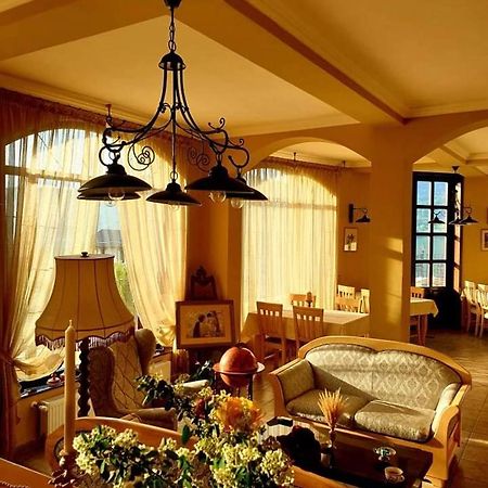 Pensiunea Casa Mircea & Restaurant Ieşelniţa Kültér fotó