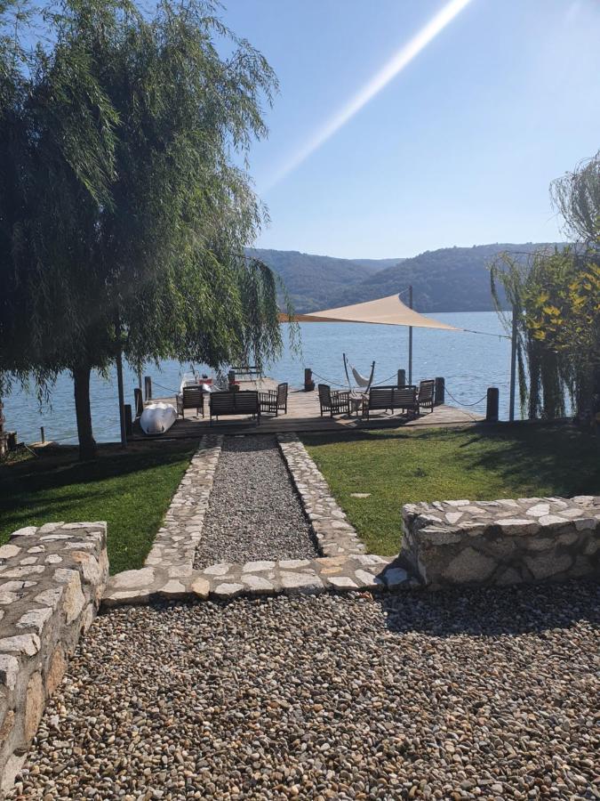 Pensiunea Casa Mircea & Restaurant Ieşelniţa Kültér fotó